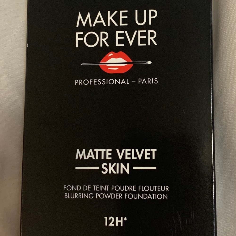 Makeup forever matte velvet skin. 12 h wear.